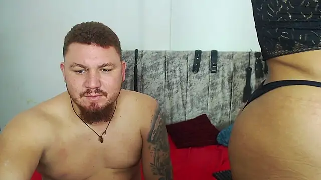 Snapshot of VelaAndEdwar chatting on November 6, 4:13 am VelaAndEdwar online show from November 6, 4:13 am