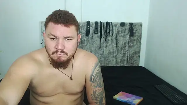 Snapshot of VelaAndEdwar chatting on November 15, 9:32 pm VelaAndEdwar online show from November 15, 9:32 pm