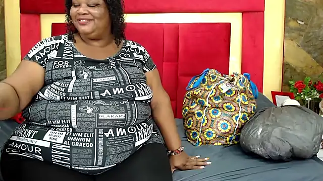 Snapshot of Exoticbigmandy chatting on June 28, 2:01 pm Exoticbigmandy online show from June 28, 2:01 pm