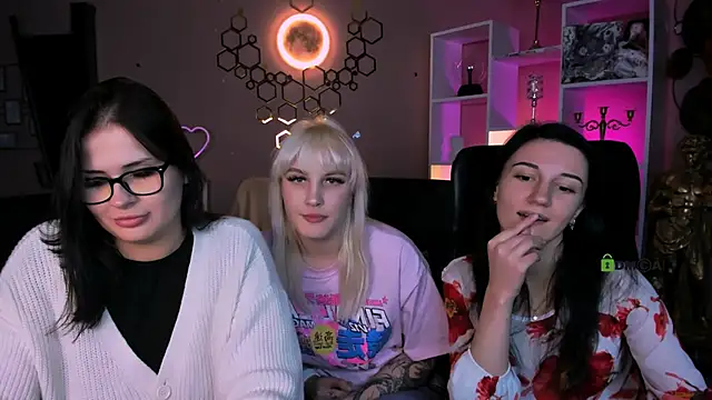 Snapshot of jeren_smile chatting on November 19, 8:31 pm jeren smile online show from November 19, 8:31 pm