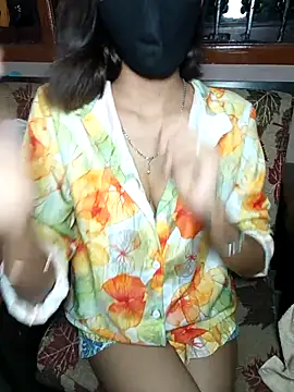 Isha Sax online show from September 26, 8:02 pm