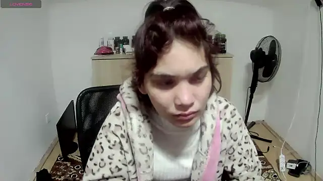 Snapshot of MalloryMyers chatting on October 1, 8:26 pm MalloryMyers online show from October 1, 8:26 pm