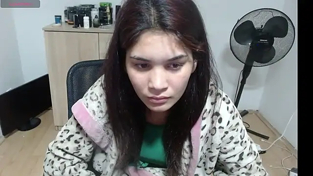 Snapshot of MalloryMyers chatting on October 26, 6:58 pm MalloryMyers online show from October 26, 6:58 pm