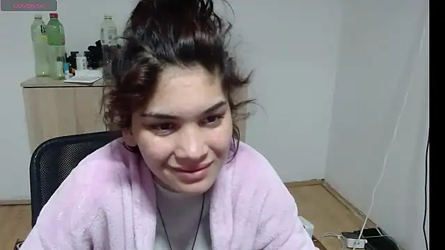 Snapshot of MalloryMyers chatting on November 1, 8:55 pm MalloryMyers online show from November 1, 8:55 pm