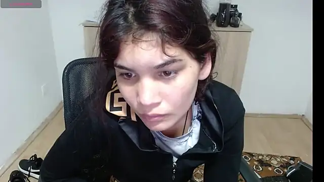 Snapshot of MalloryMyers chatting on November 8, 8:29 pm MalloryMyers online show from November 8, 8:29 pm