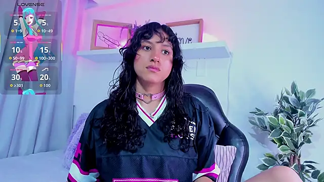 niia7 online show from March 29, 7:47 pm