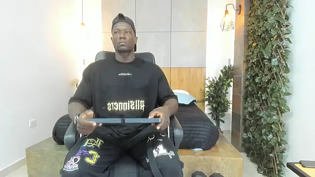 MarcusBlack  online show from September 29, 1:16 pm