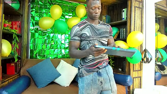 MarcusBlack  online show from March 19, 11:47 am