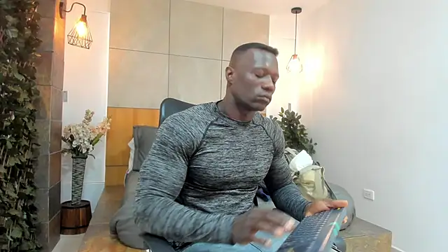 MarcusBlack  online show from April 7, 11:43 am