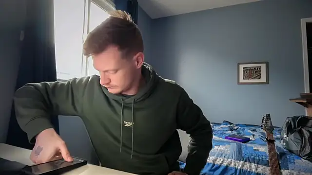 lustylyndon online show from April 14, 4:02 pm