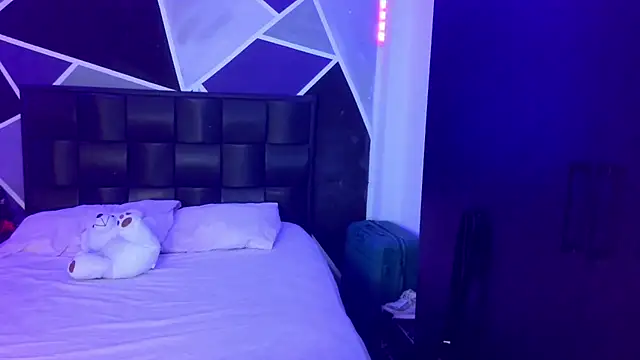 jazminslut online show from March 18, 1:09 am