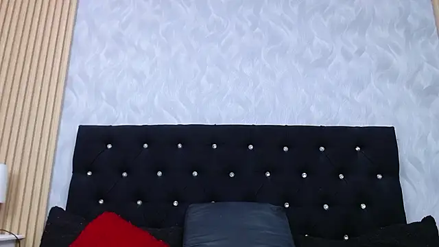 xandrinakarzon online show from March 11, 1:50 pm