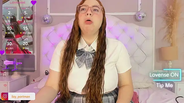 Snapshot of lizy_portman chatting on December 13, 9:20 pm lizy portman online show from December 13, 9:20 pm