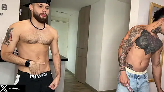 Snapshot of zoneboys chatting on February 20, 11:05 pm zoneboys online show from February 20, 11:05 pm