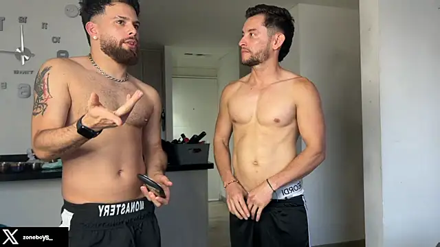 Snapshot of zoneboys chatting on February 21, 10:55 pm zoneboys online show from February 21, 10:55 pm