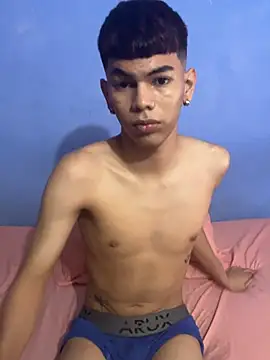 Snapshot of Baby_boy14 chatting on July 16, 2:50 am Baby boy14 online show from July 16, 2:50 am