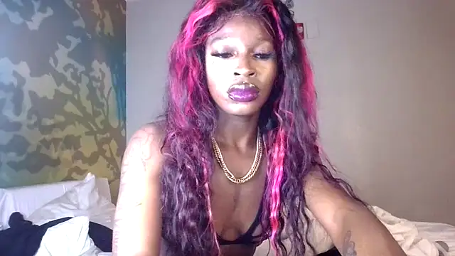 Snapshot of lovergirll555 chatting on May 13, 2:25 pm lovergirll555 online show from May 13, 2:25 pm