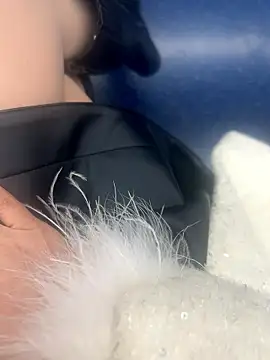 xiaoyuan01 online show from December 17, 2:39 am