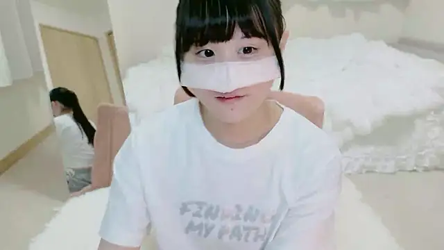 Snapshot of im_hina chatting on October 13, 1:11 pm im hina online show from October 13, 1:11 pm