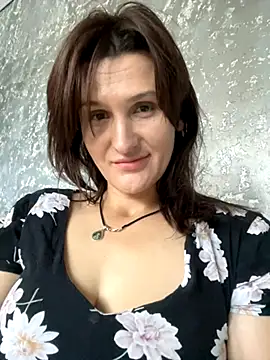 Snapshot of NikaSwan2831 chatting on November 4, 11:09 am NikaSwan2831 online show from November 4, 11:09 am