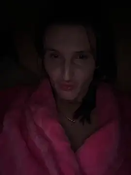 Snapshot of NikaSwan2831 chatting on December 14, 9:30 pm NikaSwan2831 online show from December 14, 9:30 pm