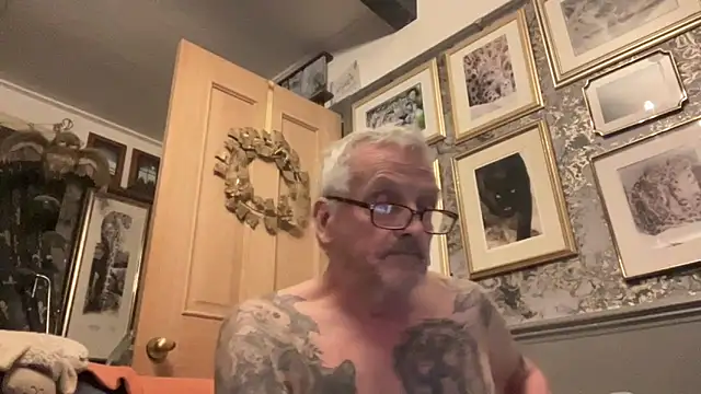 poggles online show from March 17, 7:28 pm