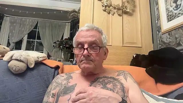 poggles online show from March 19, 9:41 pm