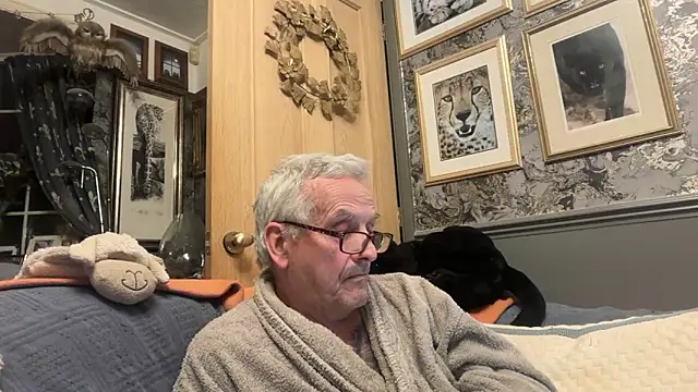 poggles online show from March 22, 9:07 pm