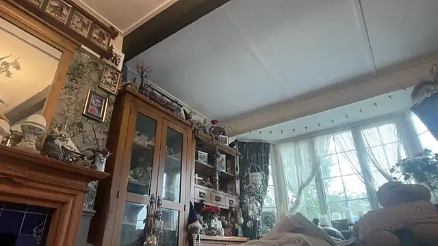 poggles online show from March 23, 4:44 pm