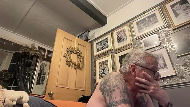 poggles online show from March 27, 7:13 pm