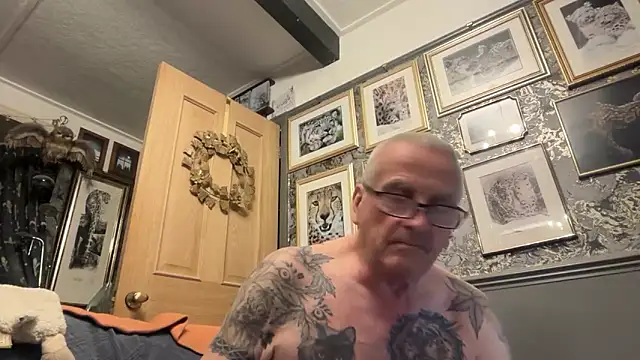 poggles online show from March 31, 7:14 pm