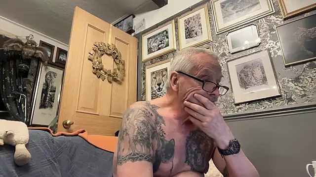 poggles online show from April 2, 8:17 pm