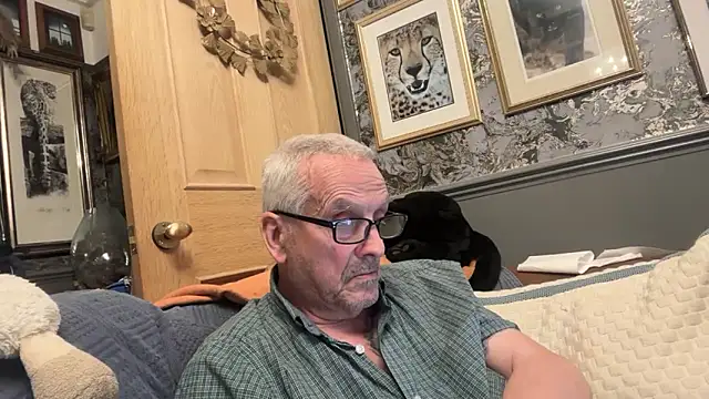 poggles online show from April 3, 9:46 pm