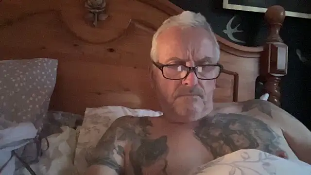 poggles online show from April 27, 7:23 pm