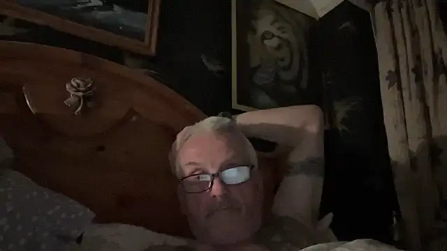 poggles online show from April 30, 8:37 pm