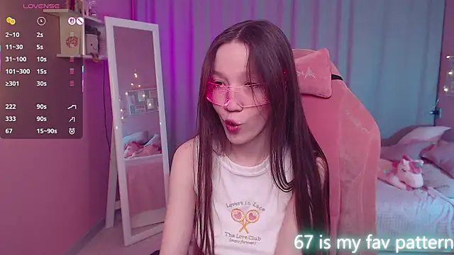 Shriya Sarann online show from March 13, 2:12 pm