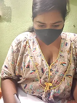 Snapshot of Liyaa_24 chatting on February 1, 5:00 pm Liyaa 24 online show from February 1, 5:00 pm