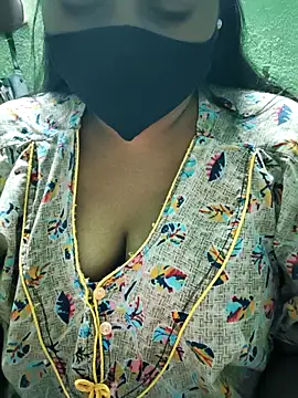 Snapshot of Liyaa_24 chatting on February 13, 4:36 pm Liyaa 24 online show from February 13, 4:36 pm