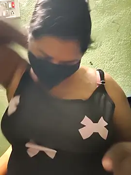 Snapshot of Liyaa_24 chatting on February 17, 4:57 pm Liyaa 24 online show from February 17, 4:57 pm