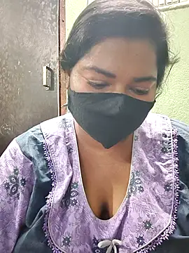 Snapshot of Liyaa_24 chatting on February 20, 8:27 am Liyaa 24 online show from February 20, 8:27 am