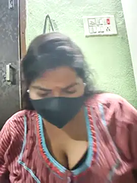 Snapshot of Liyaa_24 chatting on February 22, 4:05 pm Liyaa 24 online show from February 22, 4:05 pm