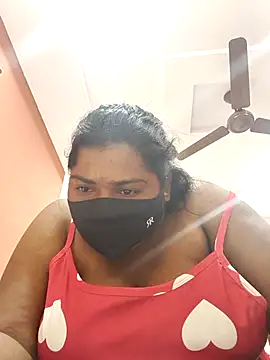 Liyaa 24 online show from April 4, 7:33 pm