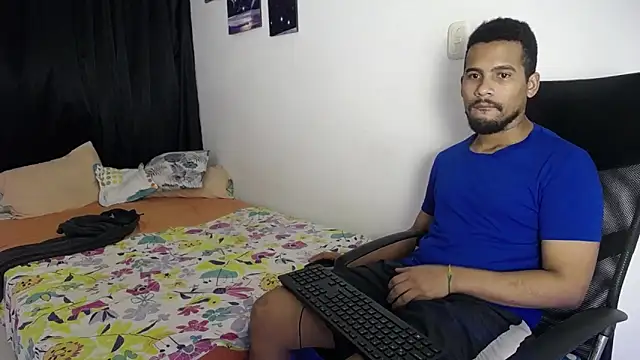 Snapshot of morbo_total69 chatting on October 17, 4:37 am morbo total69 online show from October 17, 4:37 am