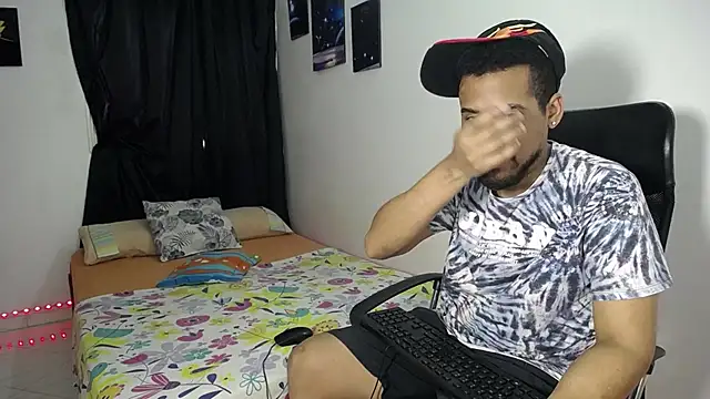 Snapshot of morbo_total69 chatting on October 17, 9:17 pm morbo total69 online show from October 17, 9:17 pm