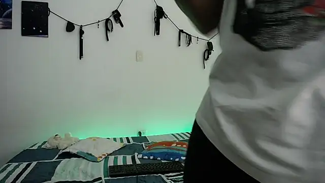 Snapshot of morbo_total69 chatting on October 29, 6:04 am morbo total69 online show from October 29, 6:04 am