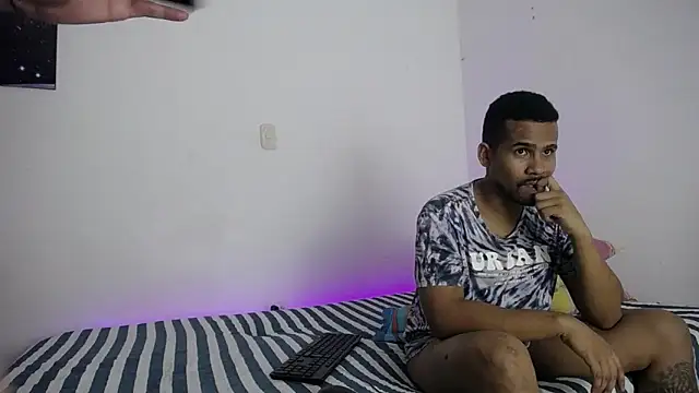 Snapshot of morbo_total69 chatting on November 10, 2:32 am morbo total69 online show from November 10, 2:32 am