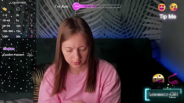 Snapshot of ChristyCrayme chatting on July 2, 10:05 pm ChristyCrayme online show from July 2, 10:05 pm