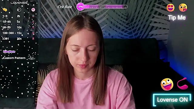 Snapshot of ChristyCrayme chatting on July 4, 9:54 pm ChristyCrayme online show from July 4, 9:54 pm