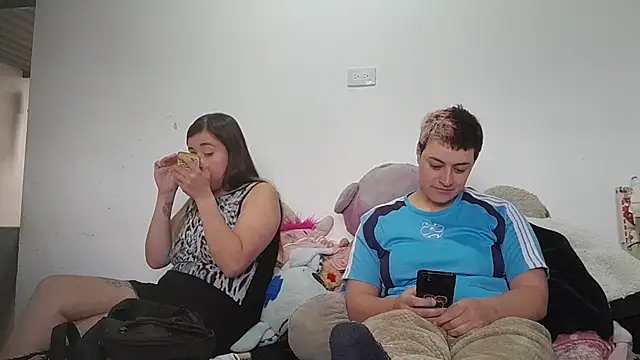 Snapshot of twodoo chatting on October 31, 4:30 pm twodoo online show from October 31, 4:30 pm