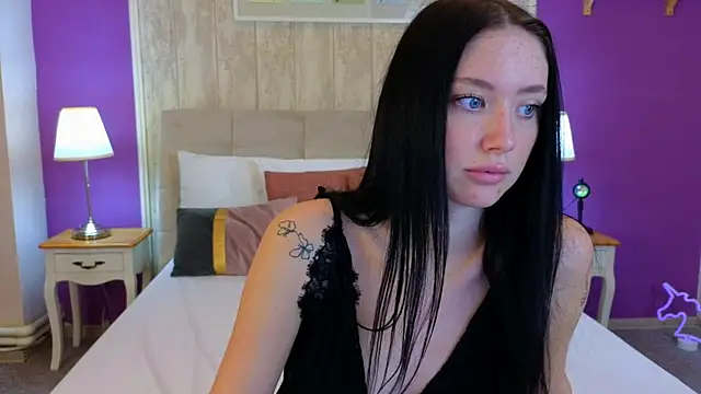 Snapshot of Ivanna__Rose chatting on October 2, 4:41 am Ivanna Rose online show from October 2, 4:41 am